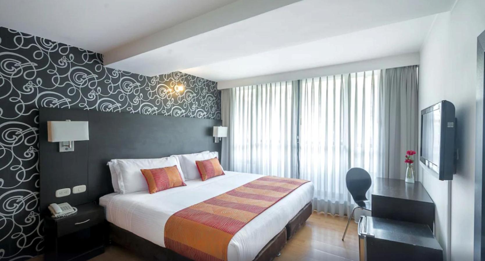 Hotel Silver Javeriana By Hospedium ボゴタ エクステリア 写真
