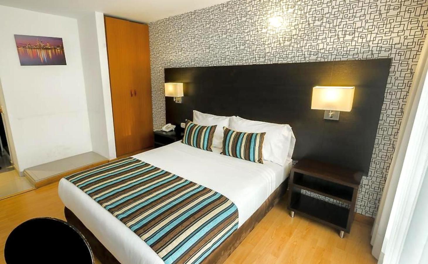Hotel Silver Javeriana By Hospedium ボゴタ エクステリア 写真