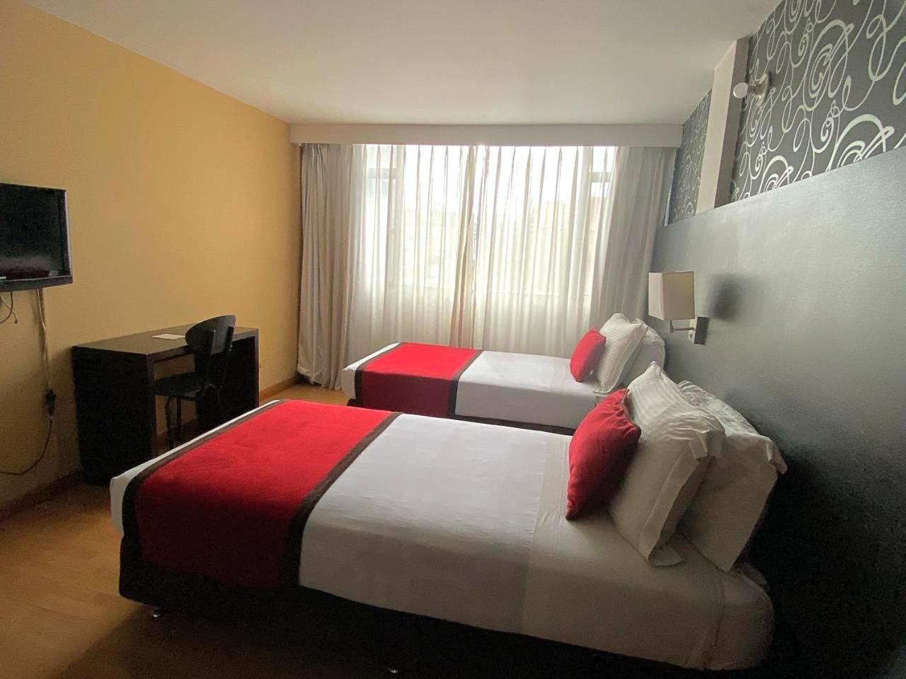 Hotel Silver Javeriana By Hospedium ボゴタ エクステリア 写真